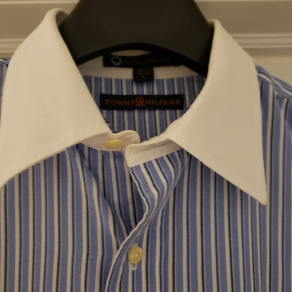 Tommy Hilfiger: Dress Shirt. 16.5 34/35. Size- LRG - Picture 5 of 5
